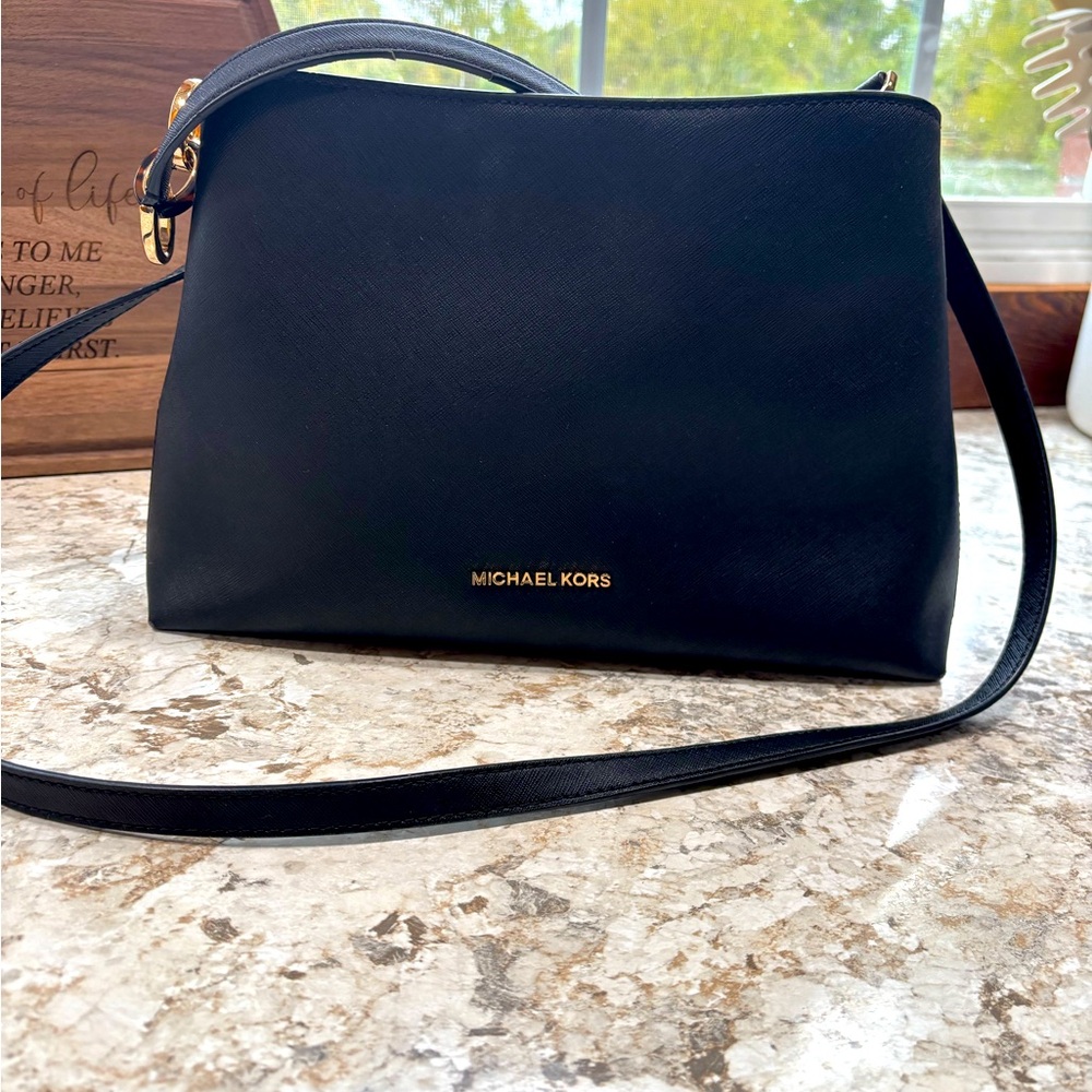 Michael Kors Elegant Black Shoulder Bag